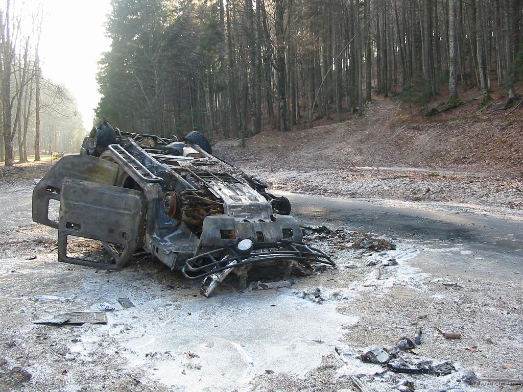 Slika_03.jpg - Zgleda kot bomba?