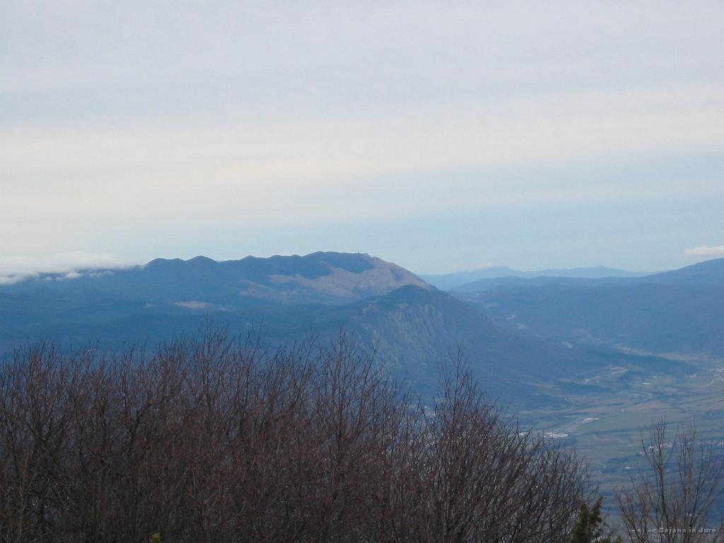 Slika_44.jpg - Pogled proti Nanosu.