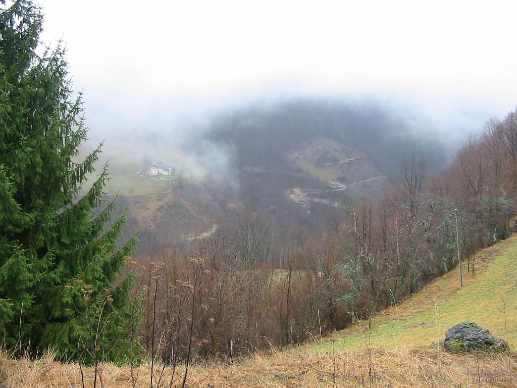 Slika_19.jpg - Izpod domačije Kogoj pogled proti domačiji Pustina.
