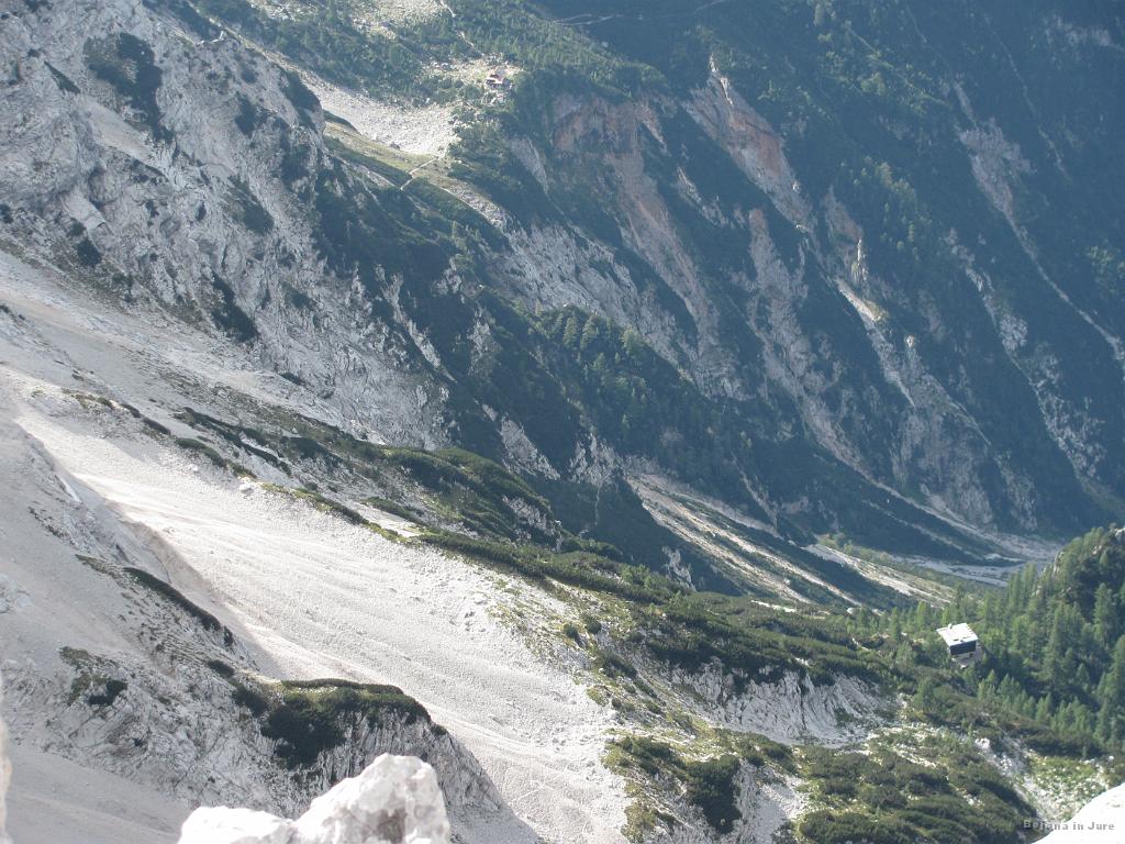 Slika_68.jpg - Pogled na Češko kočo in Kranjsko kočo na Ledinah.