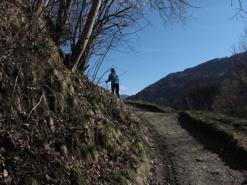 Slika_02.jpg - Začetek poti čez Brce.