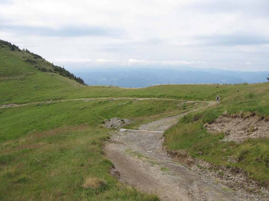Slika_19.jpg - Zavoj nad pastirsko kočo, kjer sva ob povratku zavila desno na mulatjero.