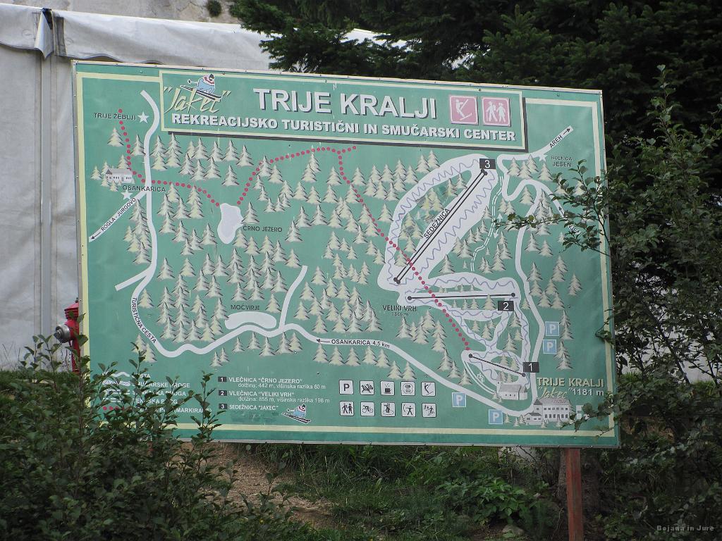 Slika_36.jpg - Tu je očitno smučišče, vendar so vse žičnice na drugo stran.
