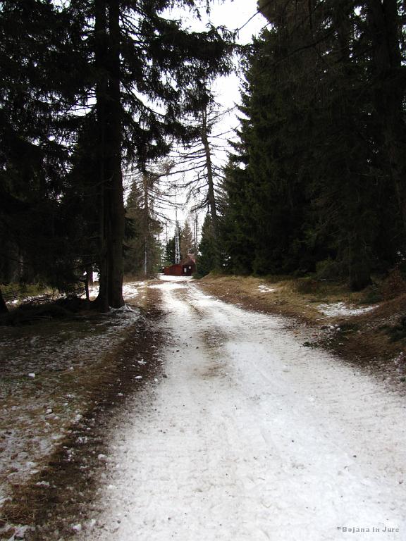 Slika_12.jpg - Vrhnja povezovalna je bolj spominjala na offroad.