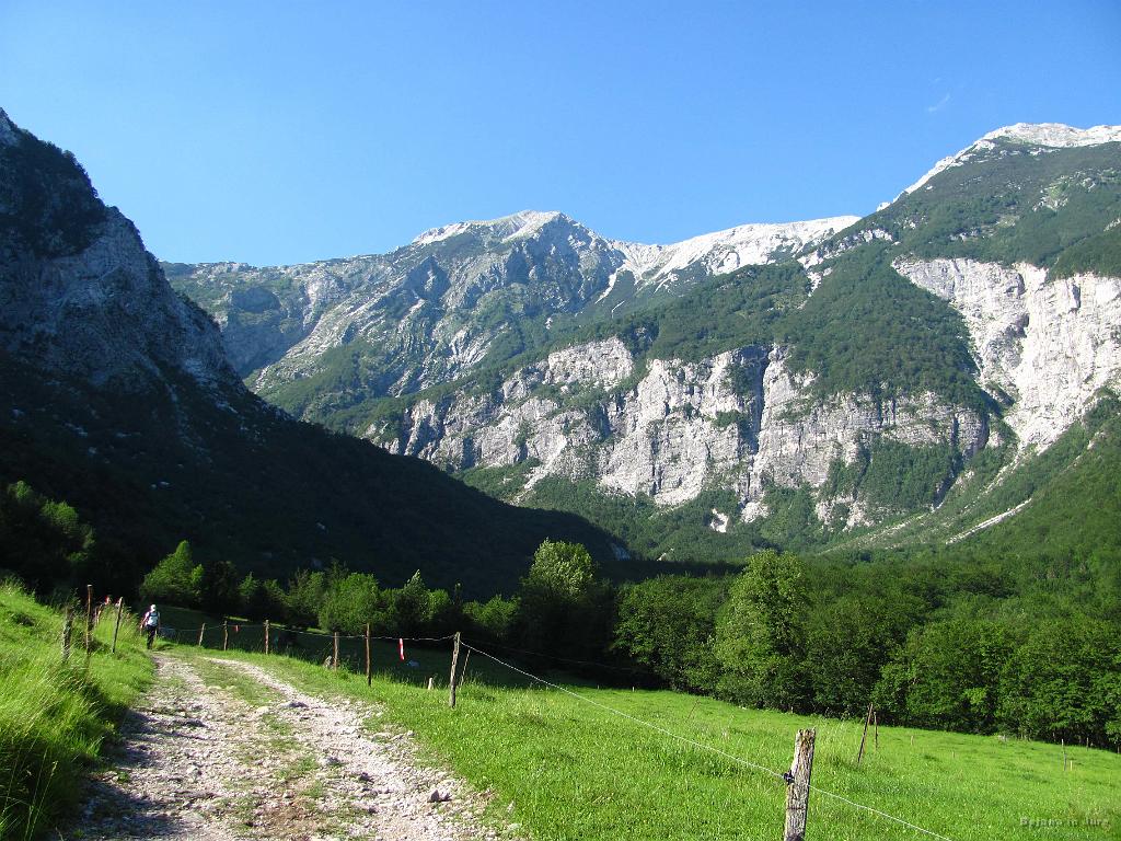 Slika_097.jpg - Pred pl. Polog pogled nazaj proti današnjemu cilju Mahavščku.