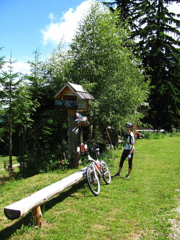 Slika_034.jpg - Holcarski mini muzej na prostem.