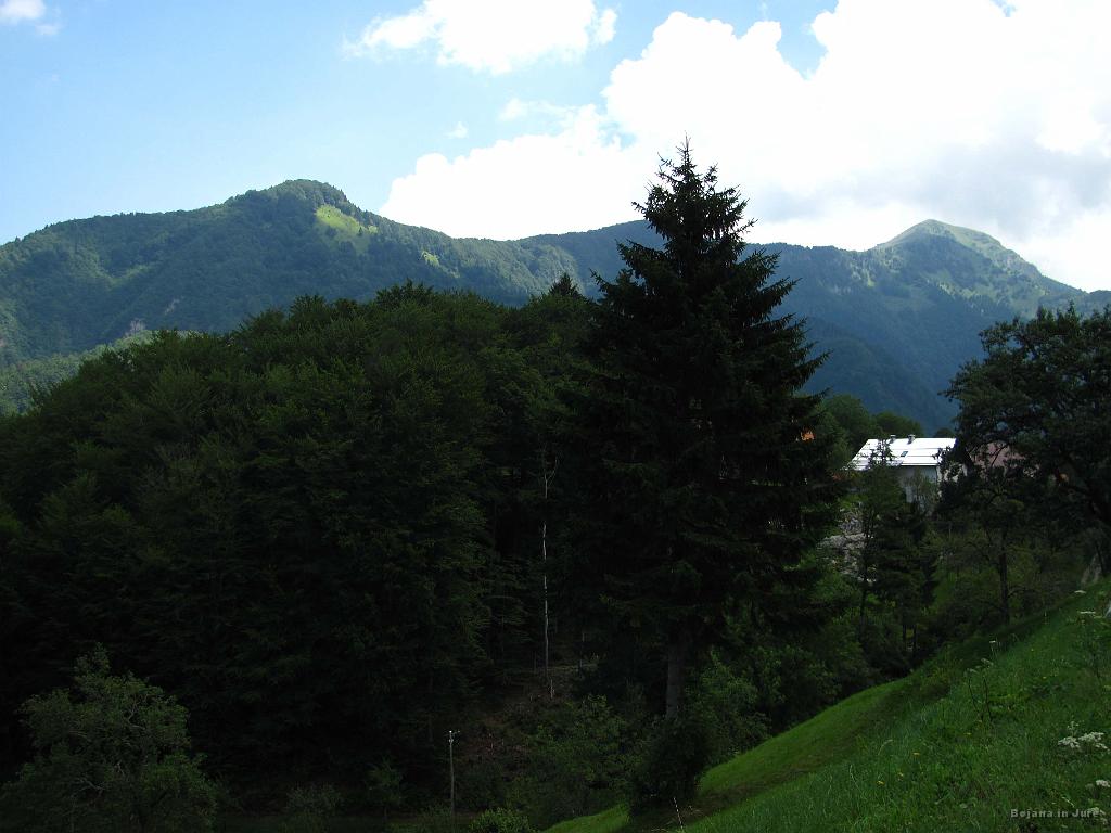 Slika_27.jpg - Malce pred Zakojco pogled na Porezen (desno).