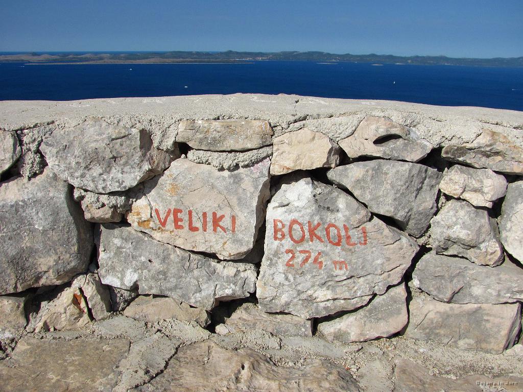 Slika_084.jpg - Se spomnite, da sem lani tu lovila senco in se stiskala h škarpi? No, zdaj je boljše.
