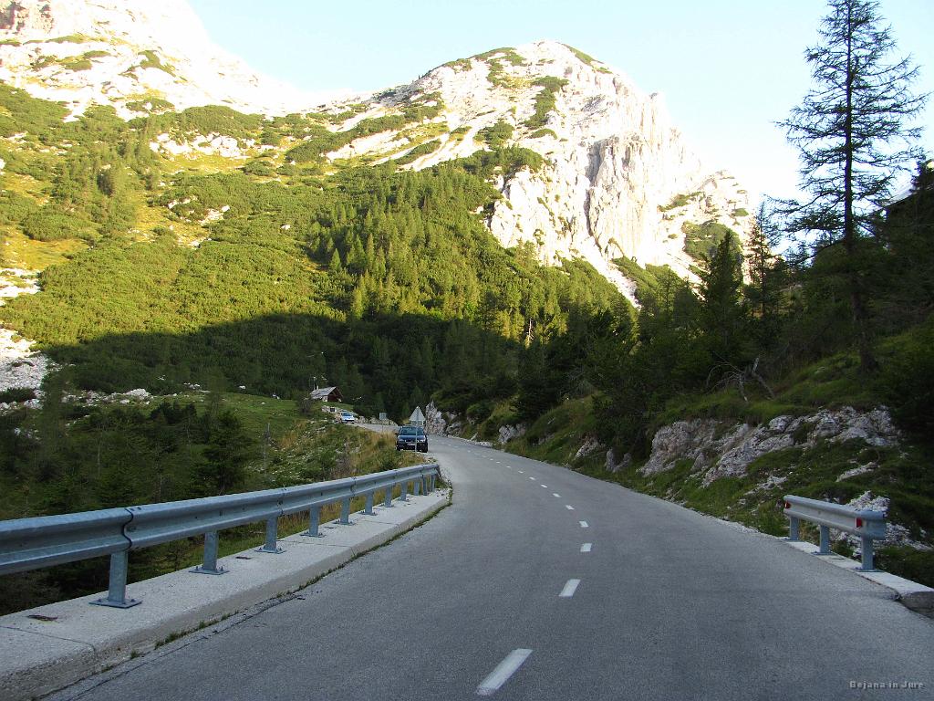 Slika_19.jpg - Vršič se polni s pločevino.