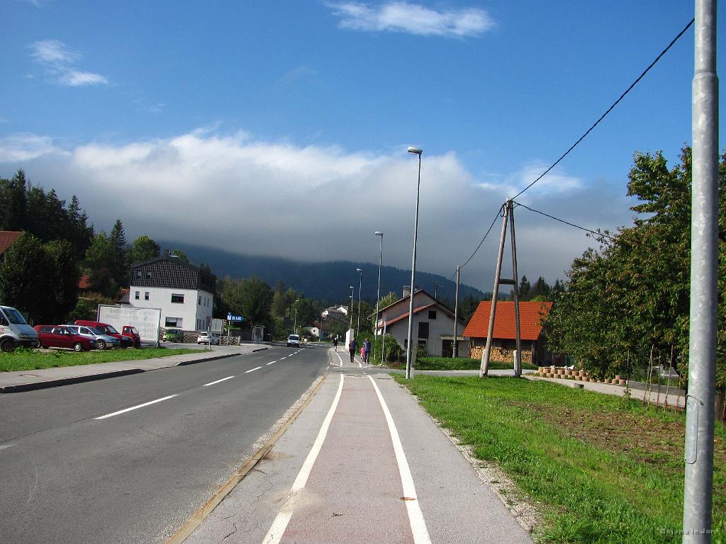 Slika_02.jpg - Proti Kalcam. Pogled v smeri poti ni bil navdušujoč.